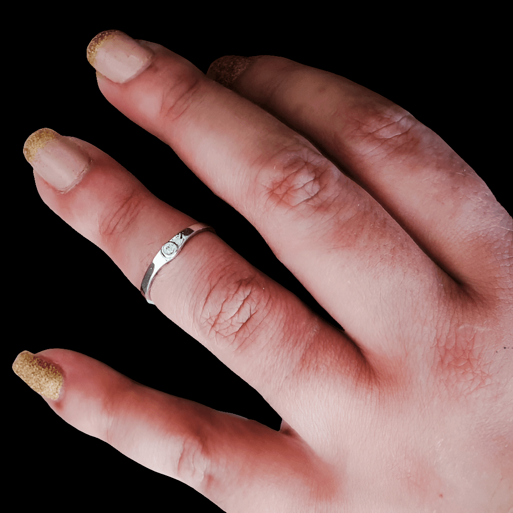 Anel Solitário Alice com zirconias brancas folheado a rodio branco