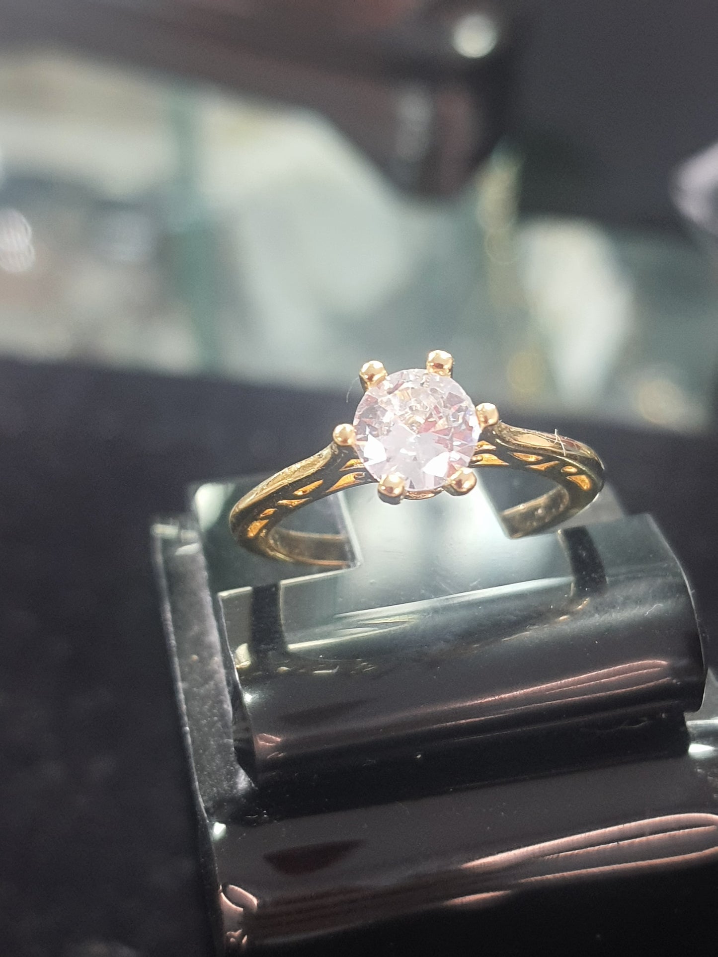 Conjunto Brinco solitário Anel solitario  In Love zirconias brancas folheado a ouro