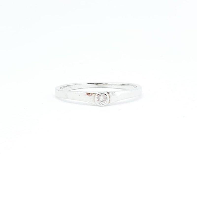 Anel Solitário Alice com zirconias brancas folheado a rodio branco