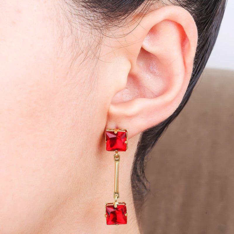 Brinco Mariana com zirconias rubi folheado a ouro