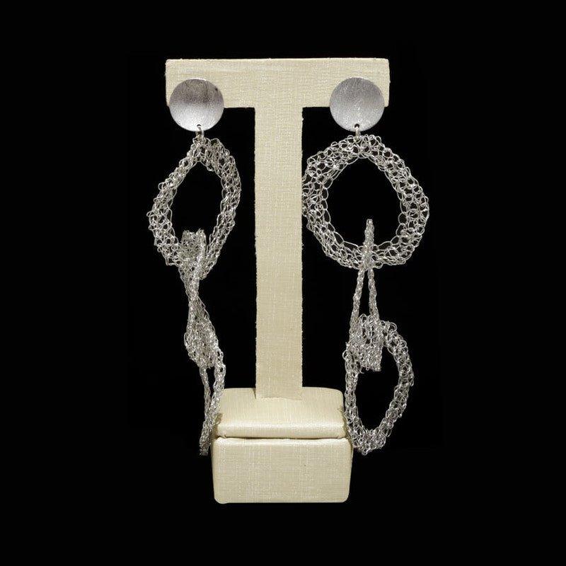 Brinco Croche Eight folheado rodio