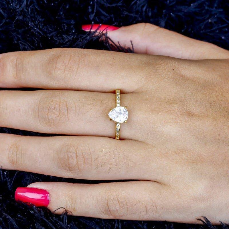 Anel Solitario Gota Ariana zirconias brancas folheado a ouro