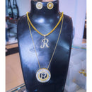 Pingente de letra R folheado a ouro 18k com corrente