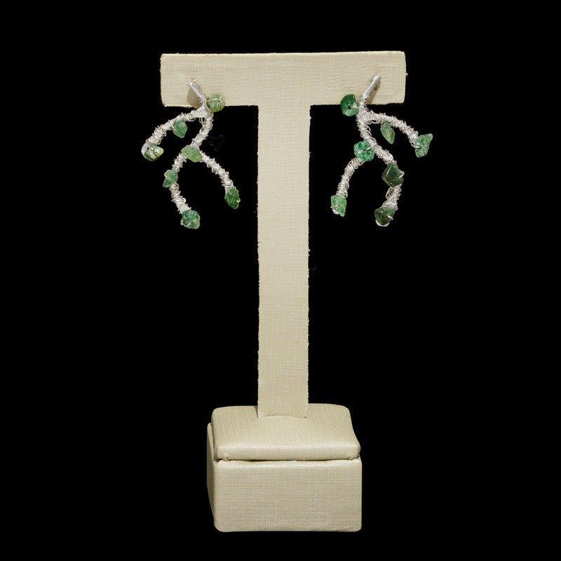 Brinco Eveni com pedras verdes folheado a rodio