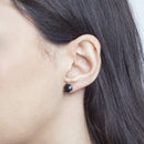 Brinco Lonely Seven solitário zirconia onix folheado rodio