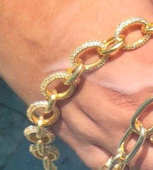 Pulseira Elsa One elos microzirconias brancas folheados ouro