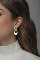 Brinco Geométrico com pedras de zirconias folheado a ouro