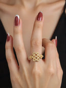 Anel Infinito com pedras de zirconias folheado a ouro