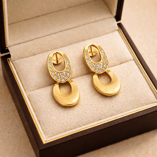 Brinco Geométrico com Zircônias Folheado a Ouro | Semijoia Premium Maria Rita